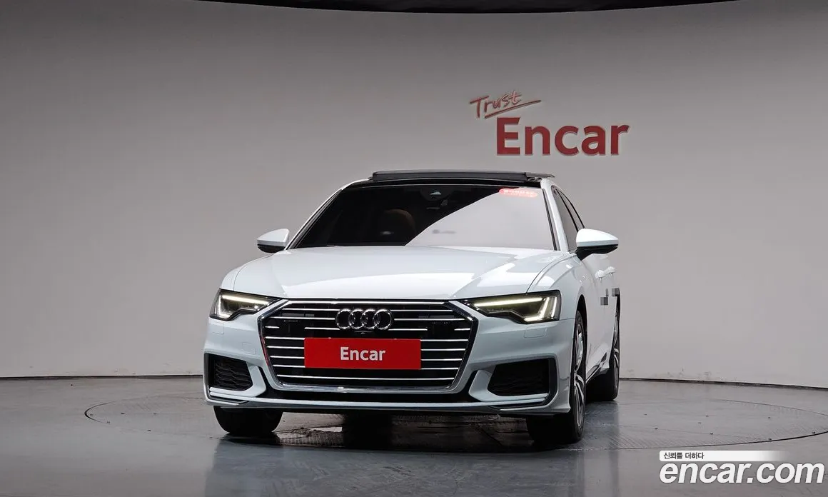 سيارة Audi معروضة من أوتوبان