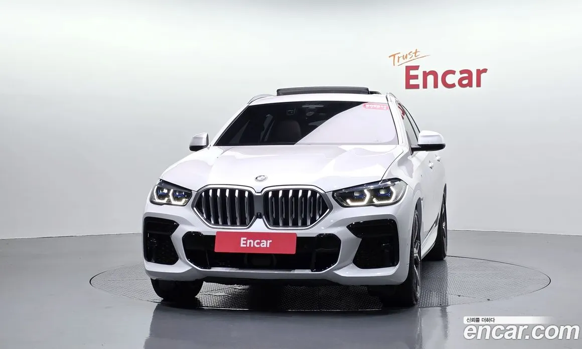 سيارة BMW معروضة من أوتوبان